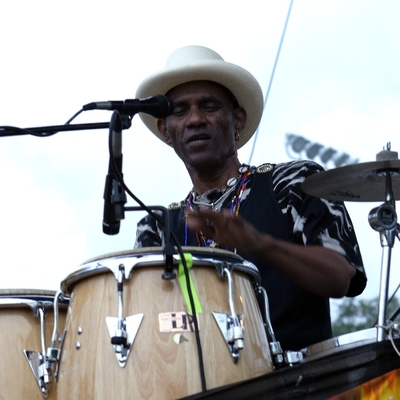 Cyril Neville Autograph Profile