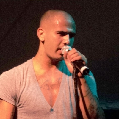 Danny Fernandes Autograph Profile