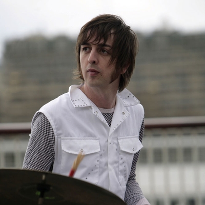 Danny Goffey Autograph Profile