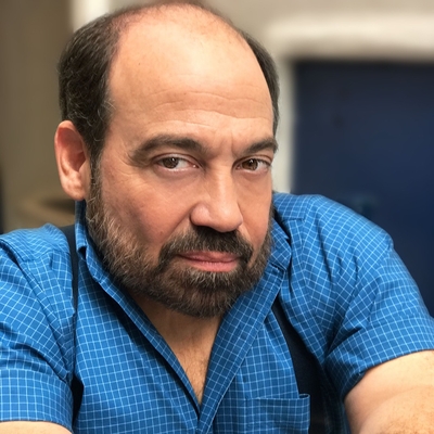 Danny Woodburn Autograph Profile