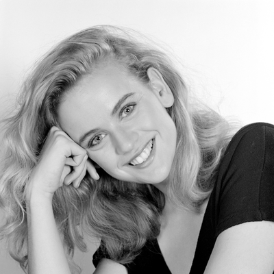 Daphne Deckers Autograph Profile