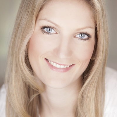 Daria Kinzer Autograph Profile