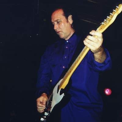 Dave Davies Autograph Profile
