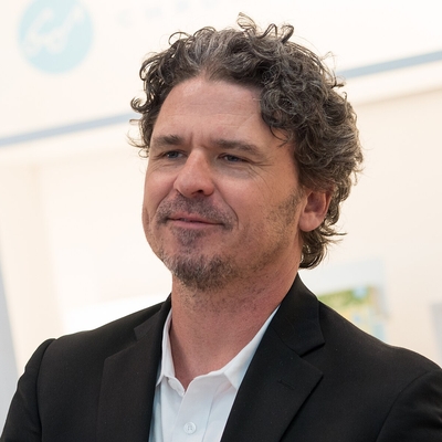 Dave Eggers Autograph Profile