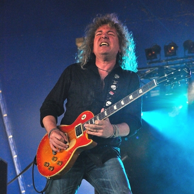 Dave Meniketti Autograph Profile