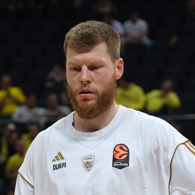 Davis Bertans Autograph Profile