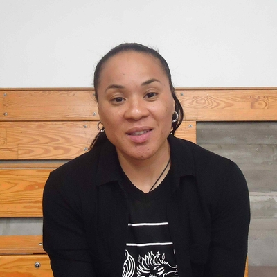 Dawn Staley Autograph Profile