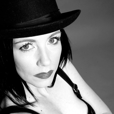 Debbie Rochon Autograph Profile