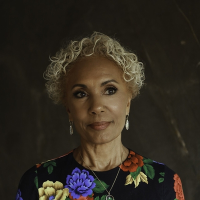 Deborah Santana Autograph Profile