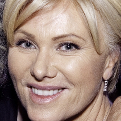 Deborra-Lee Furness Autograph Profile