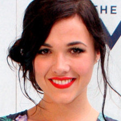 Demi Harman Autograph Profile