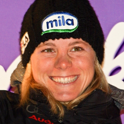 Denise Karbon Autograph Profile