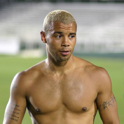 Deon Burton Autograph Profile
