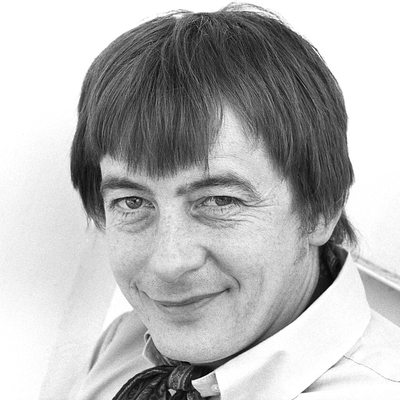 Derek Fowlds