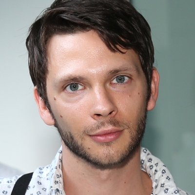 Devon Graye Autograph Profile