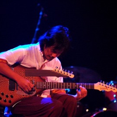 Dewa Budjana Autograph Profile
