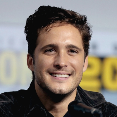 Diego Boneta Autograph Profile