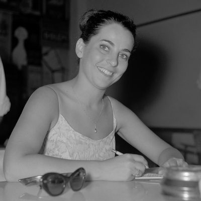 Dina Doron Autograph Profile