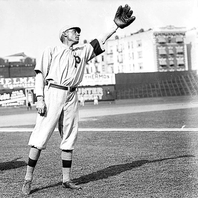 Dode Paskert Autograph Profile