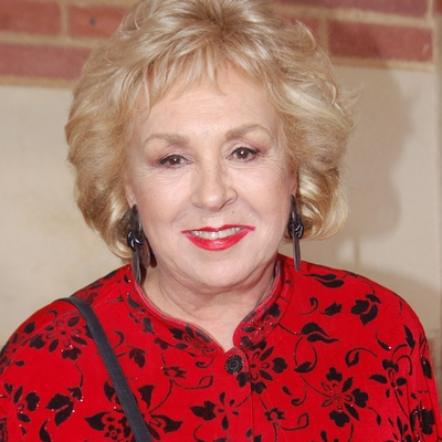 Doris Roberts Autograph Profile