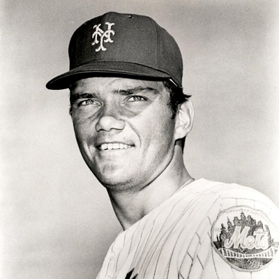Duffy Dyer Autograph Profile