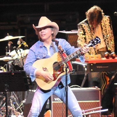 Dwight Yoakam Autograph Profile
