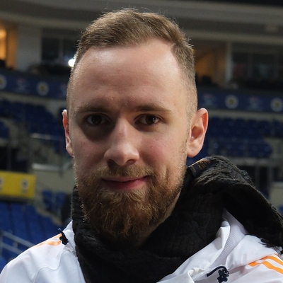 Džanan Musa Autograph Profile