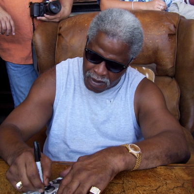 Earl Campbell Autograph Profile