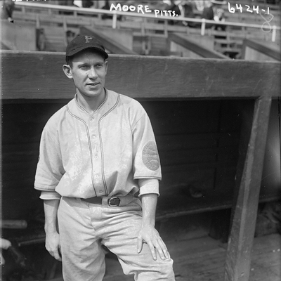 Eddie Moore Autograph Profile