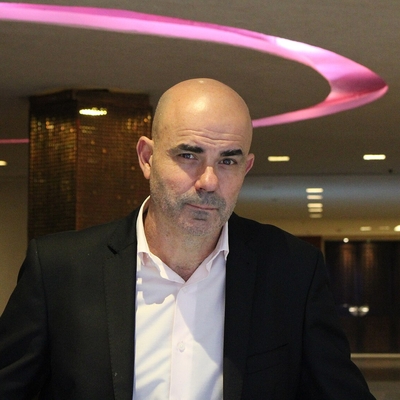 Eduardo Sacheri Autograph Profile