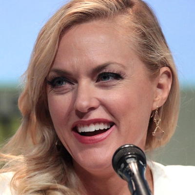 Elaine Hendrix Autograph Profile