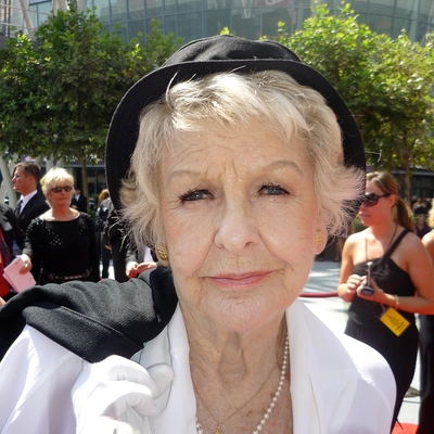 Elaine Stritch Autograph Profile