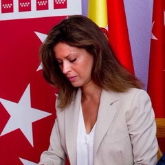 Elena Cué