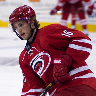 Elias Lindholm Autograph Profile