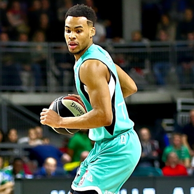 Élie Okobo Autograph Profile