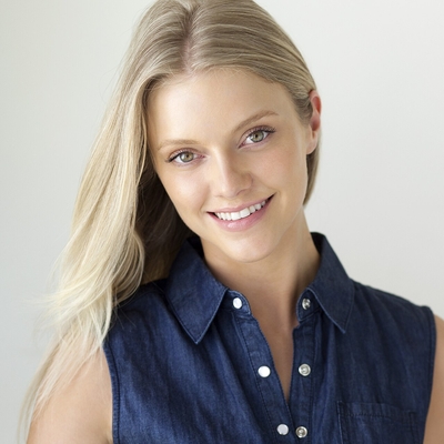 Elle Evans Autograph Profile