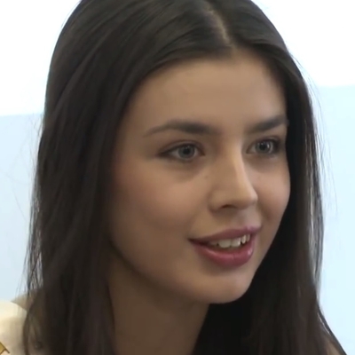 Elmira Abdrazakova Autograph Profile