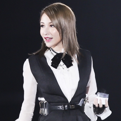 Elva Hsiao Autograph Profile