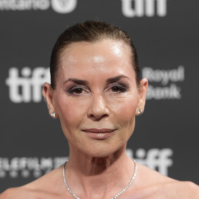 Embeth Davidtz Autograph Profile