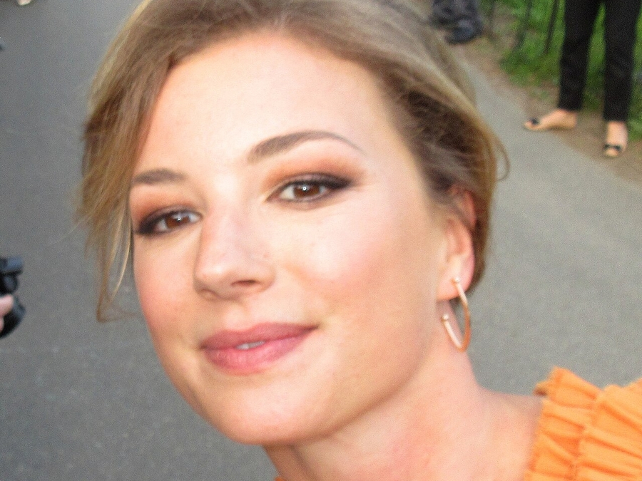 Emily VanCamp