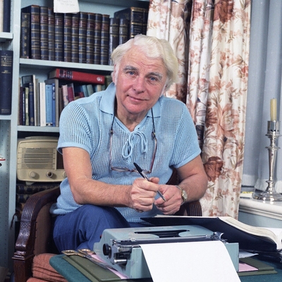 Emlyn Williams Autograph Profile