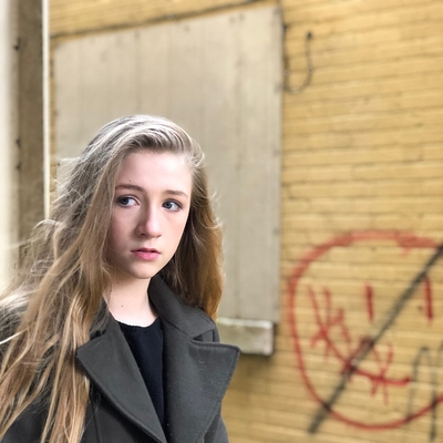 Emma Rayne Lyle Autograph Profile