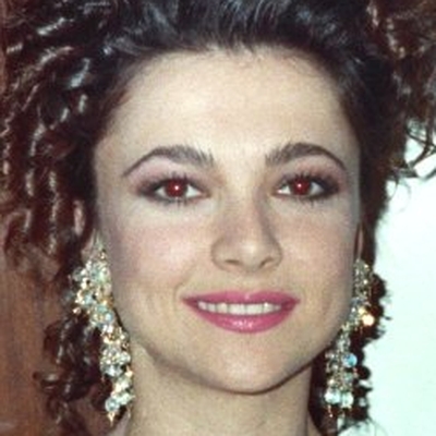 Emma Samms Autograph Profile