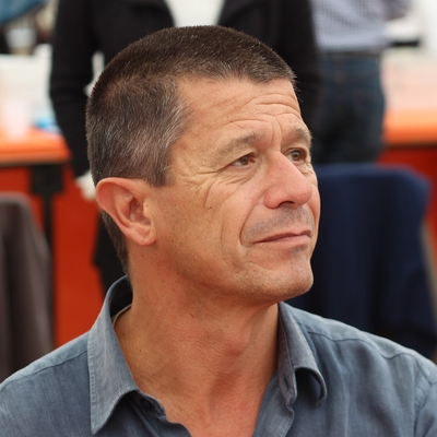 Emmanuel Carrère Autograph Profile