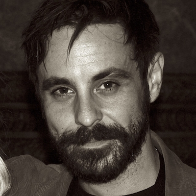 Emun Elliott Autograph Profile
