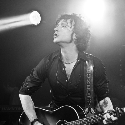 Enrique Bunbury Autograph Profile