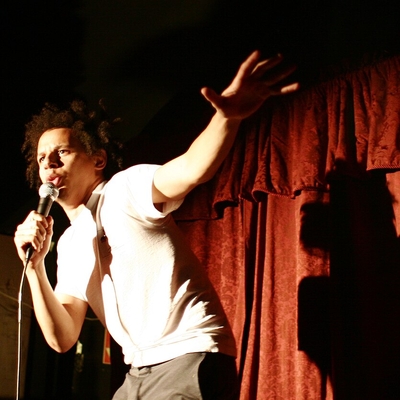 Eric André Autograph Profile