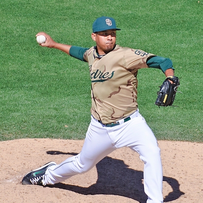 Ernesto Frieri Autograph Profile