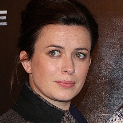 Eve Myles Autograph Profile