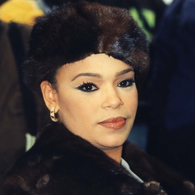 Faith Evans Autograph Profile